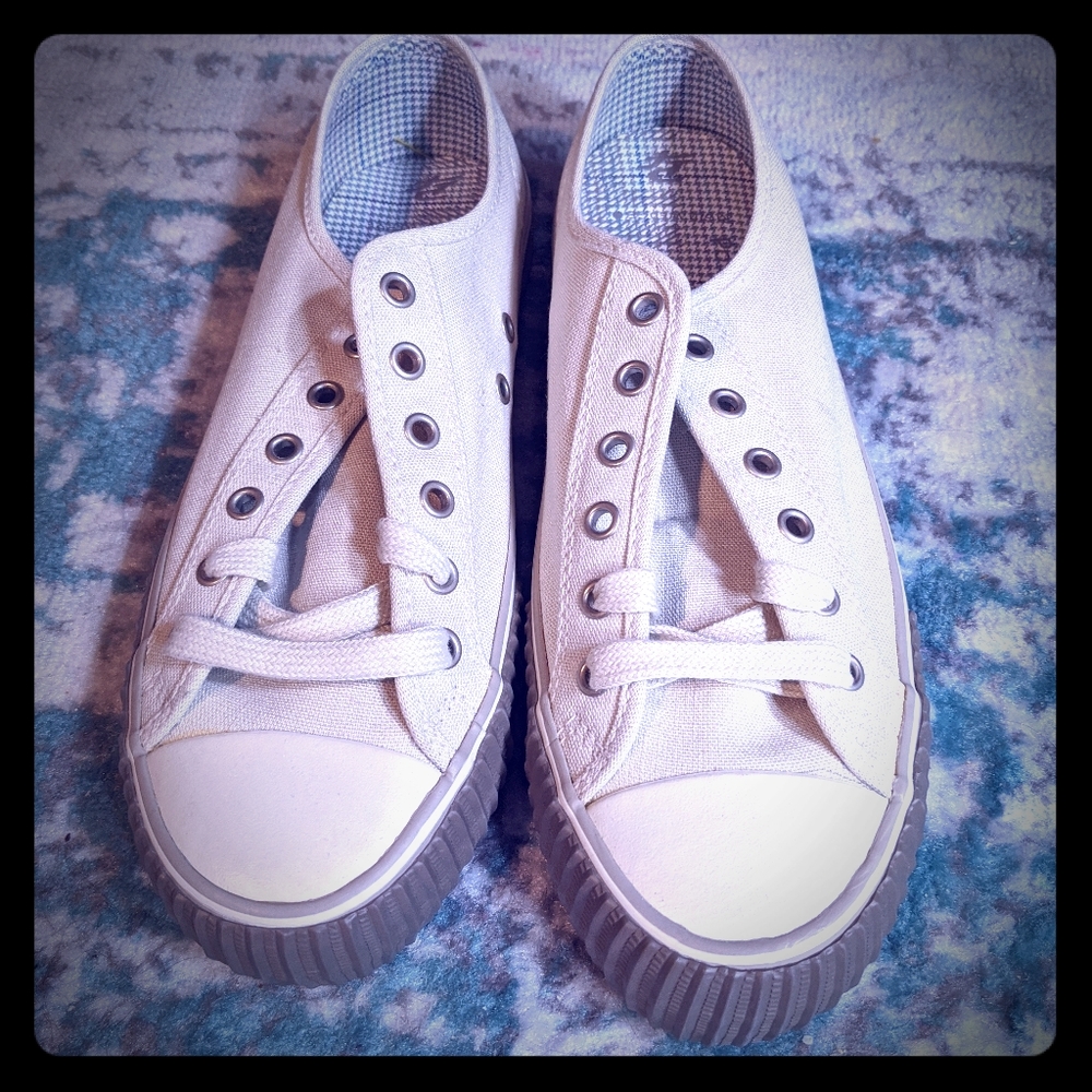 NWOT PF Flyers Center Lo Canvas Shoes
